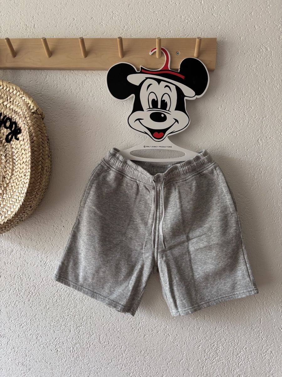H&M Pantalons: Shorts H&M Gr 140 – D'occasion à Boniswil par Biancaneve91