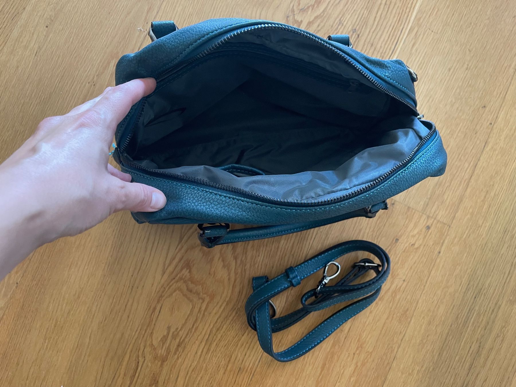 Picard Borse da donna: Hand-Tasche Picard – Nuovo (secondo la descrizione) da Ehrendingen venduto da abo_p9n6 3