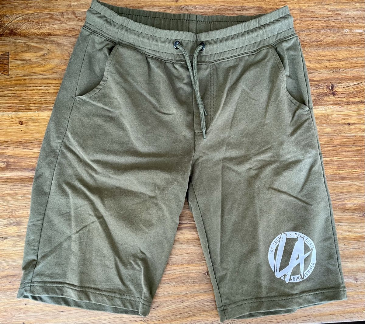 Hosen: lässige Shorts Gr. 170 / 176 – Gebraucht aus Buchrain von Sunny026