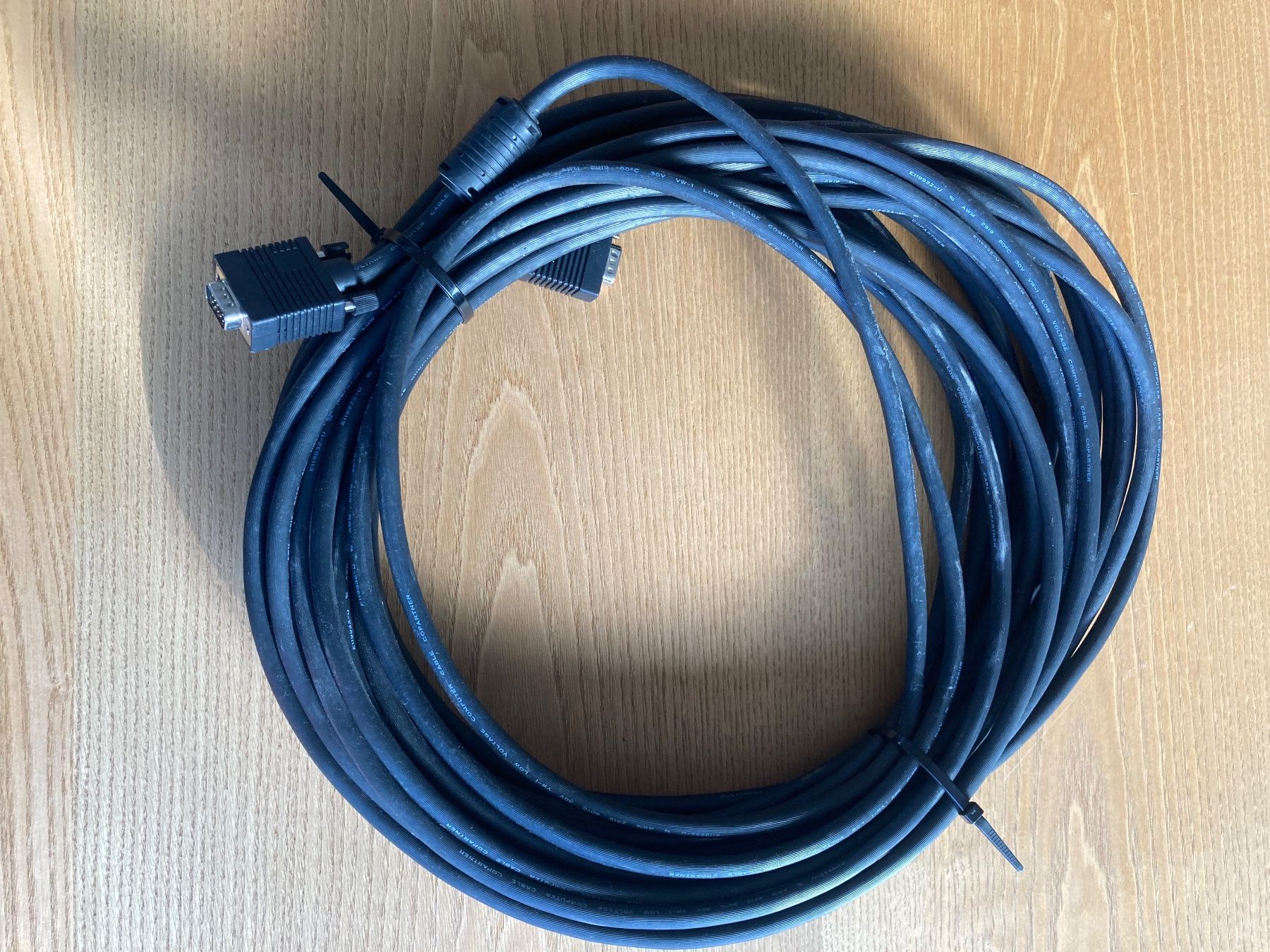 Cavi: Manhattan Monitorkabel VGA – Usato da Hirzel venduto da Zindelspitze