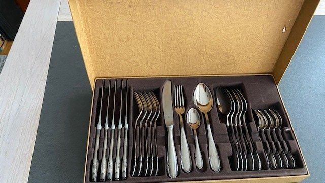 Set di posate: Service de table, couverts, en plaqué argent, neuf – Nuovo (secondo la descrizione) da Meyrin venduto da Abac007 1