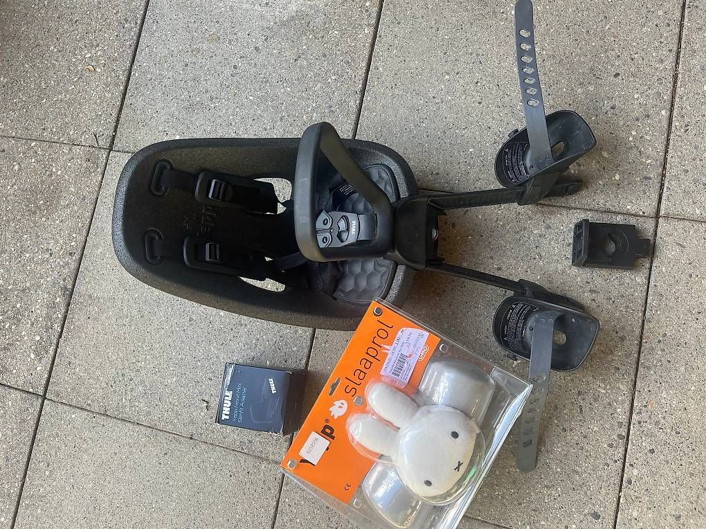 Seggiolini per auto: Thule Yepp Nexxt Mini + 2. Adapter + Handlebar Miffy – Usato da Ennetbaden venduto da kat_zhq2