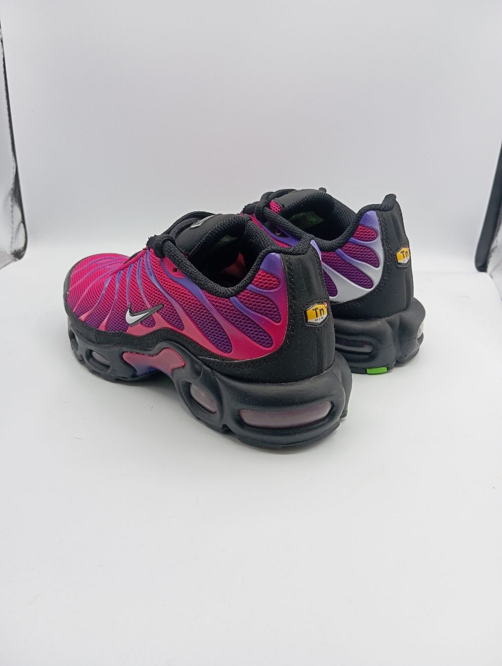 Nike Herrenschuhe: Nike Air Max Plus - Fireberry (EU39) – Neu und originalverpackt aus Schaffhausen von outlez 6