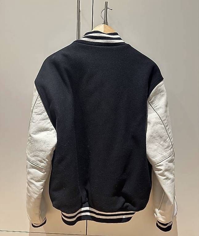 Giacche: ORIGINAL Holloway Varsity Jacket - Grösse L – Usato da Wangen SZ venduto da Jaay_Sky 1