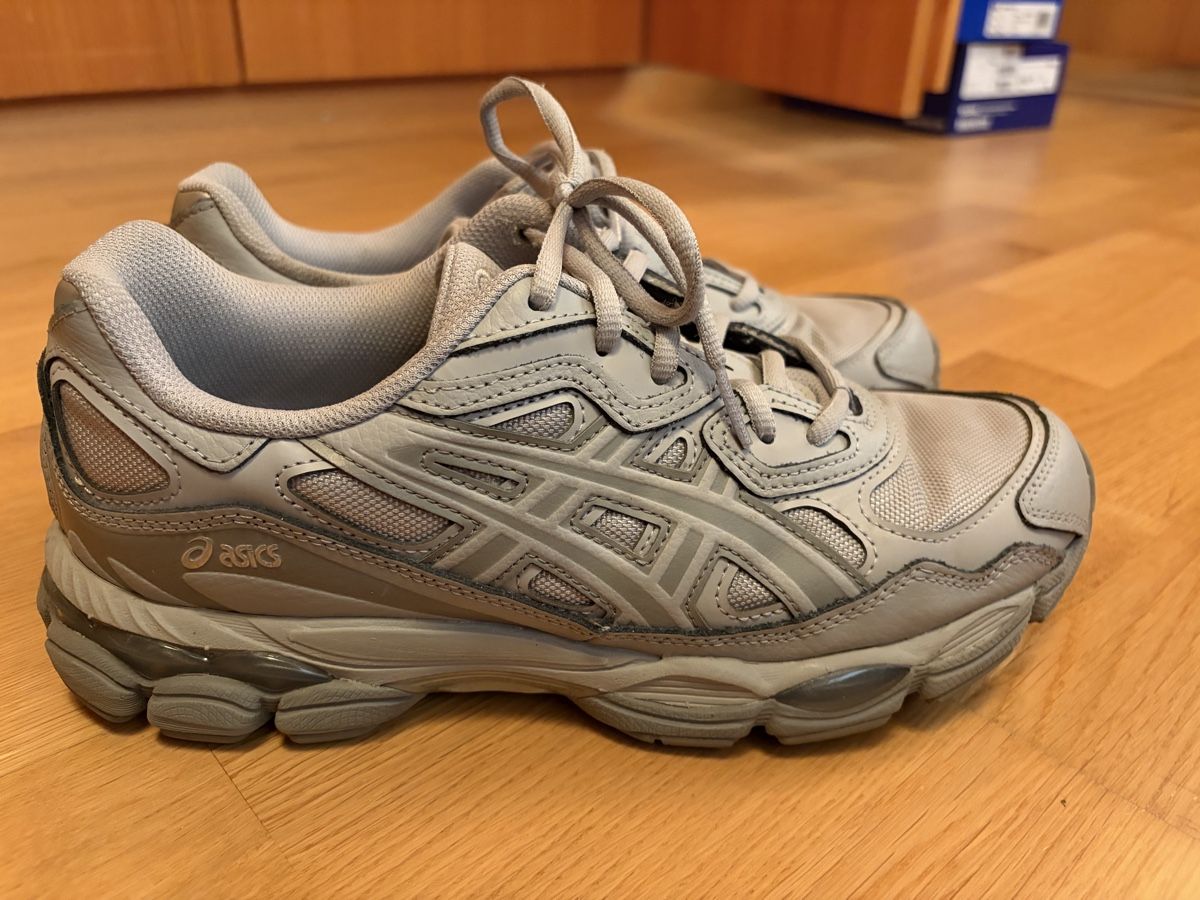 Asics Scarpe da uomo: Chaussures asics – Nuovo (secondo la descrizione) da Lens venduto da lam_ty5z 1