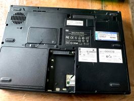 HP Compaq nx7010. Laptop startet nicht. Für Teile.