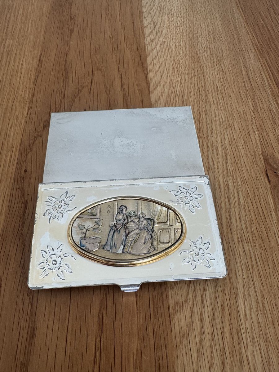 Altro in  Abbigliamento & Accessori: Visitenkartenetui mit Bild Motiv Damen, silberfarben, – Usato da Stansstad venduto da vlaska80 6