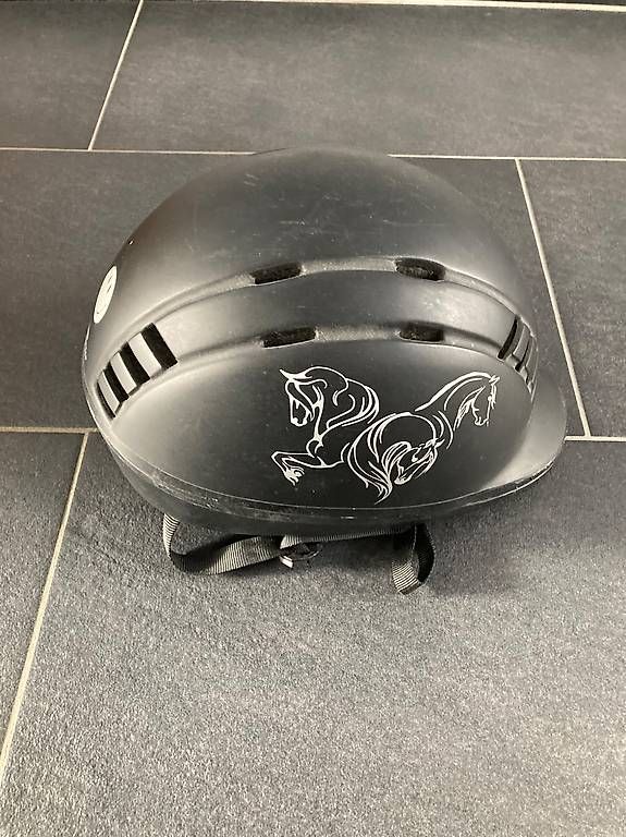 Helme: Reithelm – Gebraucht aus Niederbüren von Rothlinger 1