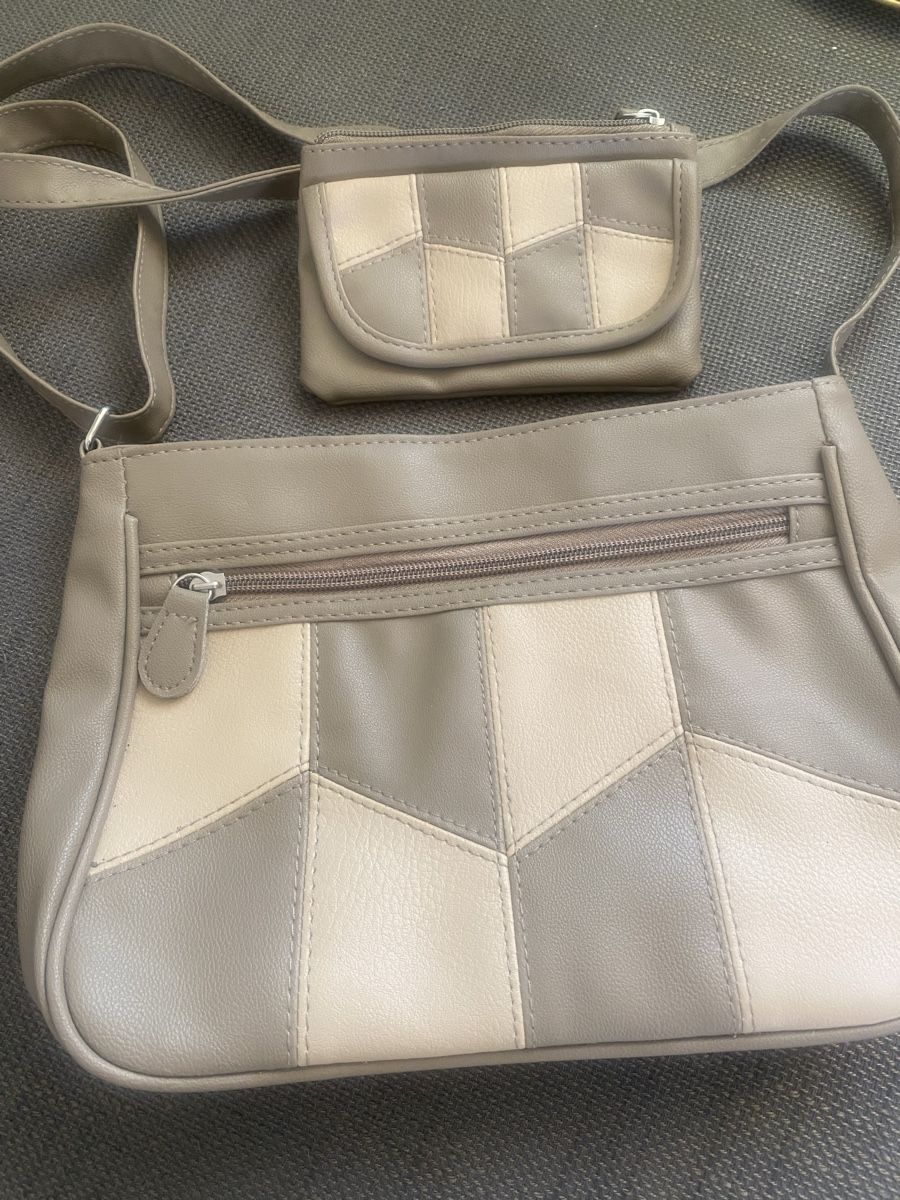 Taschen für Damen: Purse 👜 – Gebraucht aus Dietikon von Tdaf33