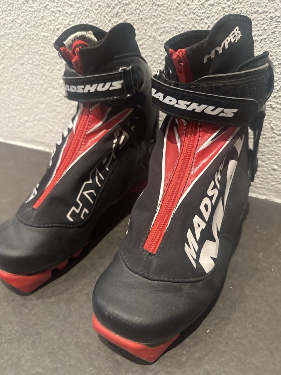 Skis: Swenor Junior Rollerski with Boots & Poles – Gebraucht aus Rüschlikon von sve_28vj 1