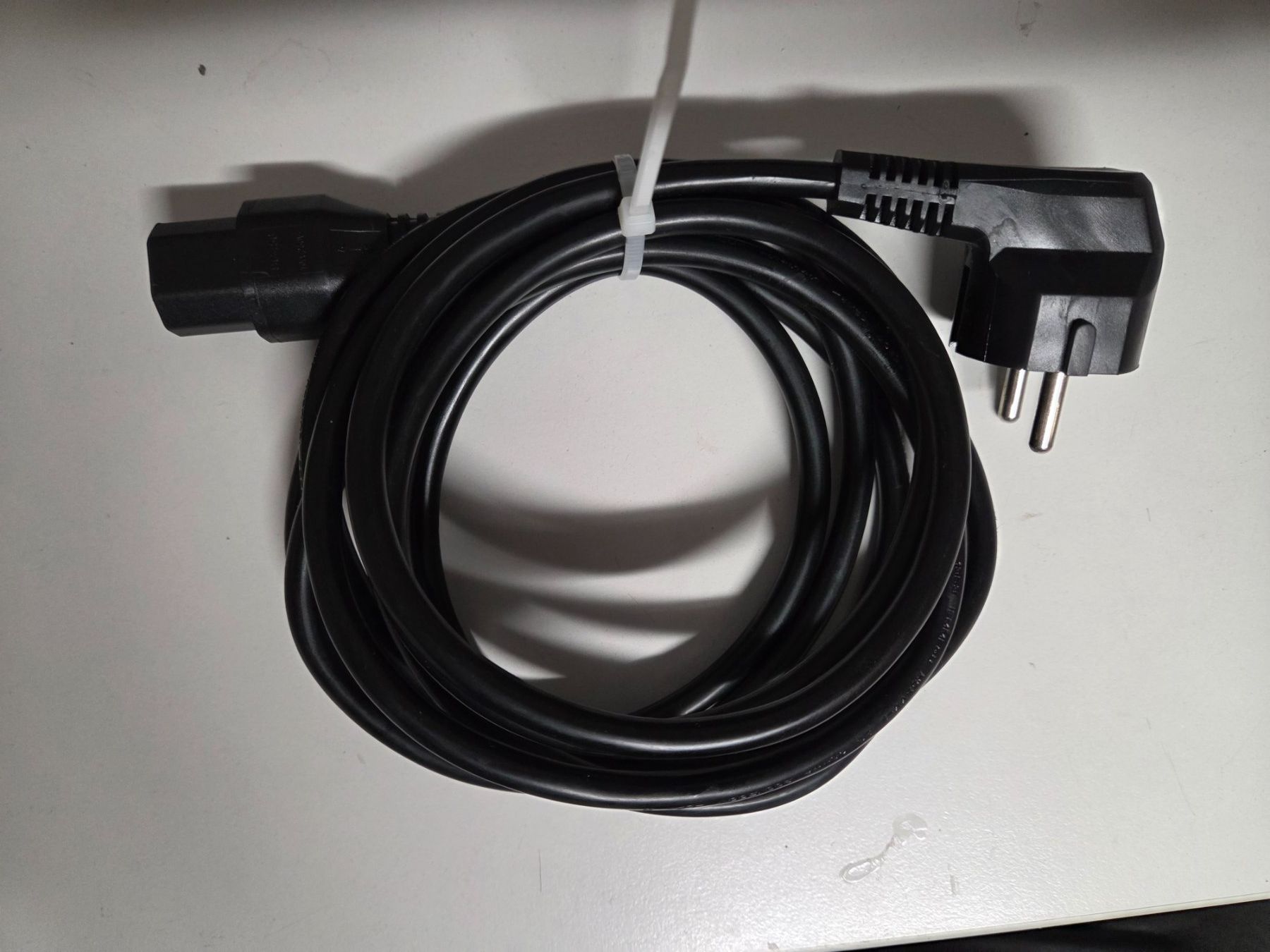 Kabel: Netzkabel 230V DE FR C13 Schuko Stromkabel 3m Iec Lock CEE7 – Gebraucht aus Zürich von Alibaba1234 3