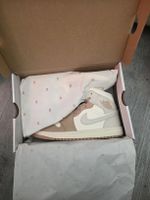 Air Jordan 1 Mid Wmns chaussures taille 37.5 neuves