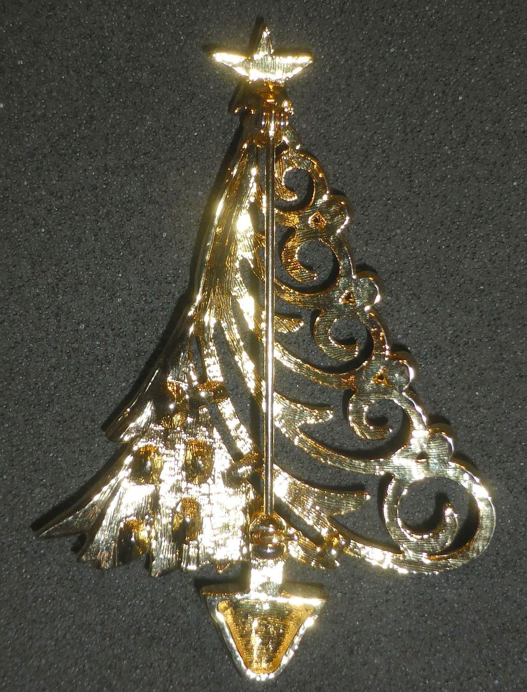 Broschen & Nadeln: 80s Weihnachts - Brosche – Tannenbaum – Gebraucht aus Sonceboz-Sombeval von Artdecolove 2