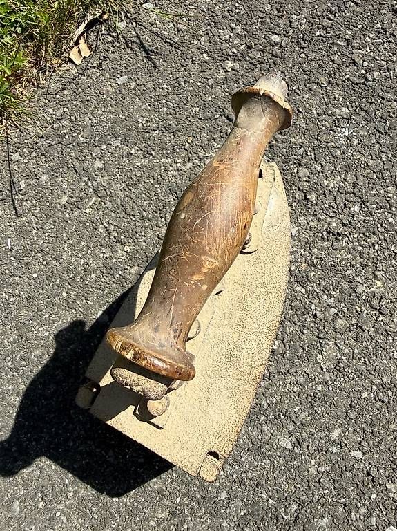 Ferri da stiro: Ancien fer à repasser – Usato da Goumoens-la-Ville venduto da SandieF 2