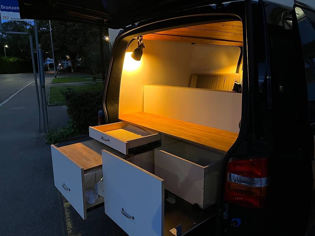 VW Camping Fahrzeuge: VW T5 Camper  sofort reisefertig – Gebraucht aus Dübendorf von schakalanze