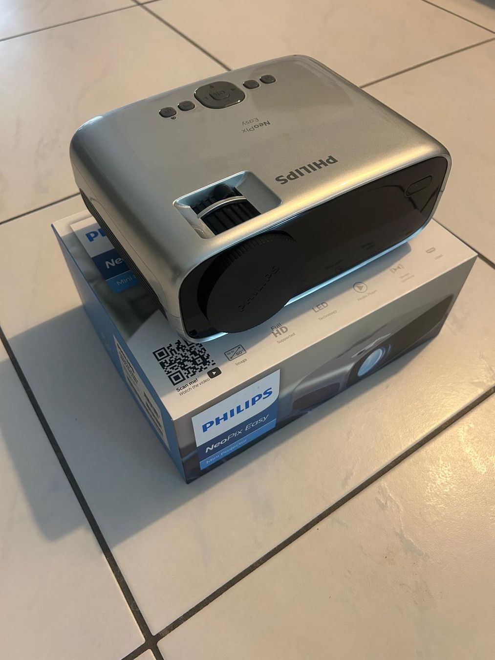 Philips Vidéoprojecteurs: Projecteur et écran – D'occasion à Port par Lopi-um 1
