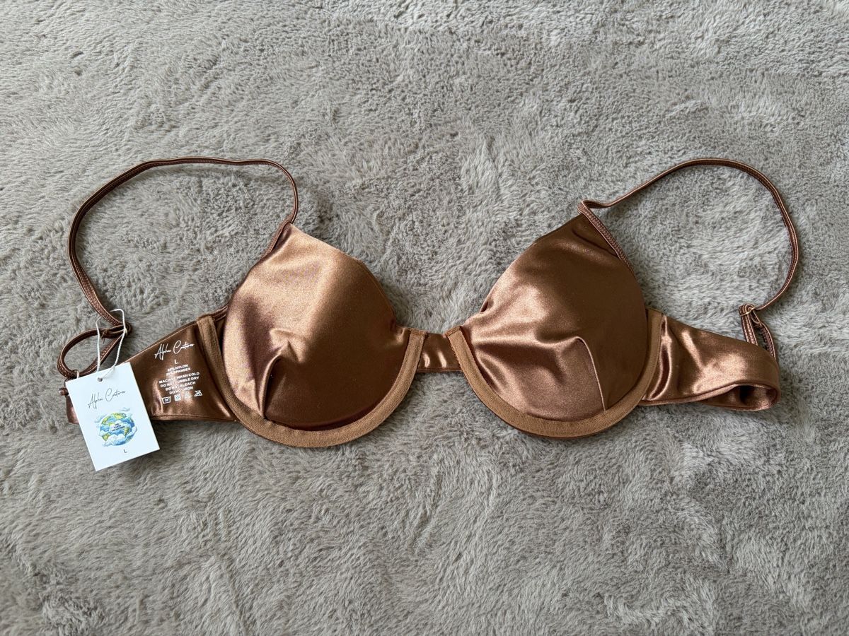 Maillots de bain & Bikinis: Alphacoutures Bikini pro Bralette grösse L – Neuf avec emballage d'origine à Balgach par Miisarah