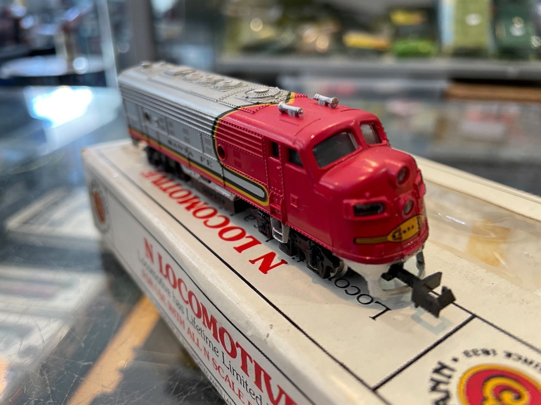 Modellini di ferrovie: Bachmann N Santa Fe diesel – Usato da Chiasso venduto da Carrara-Modellismo 2