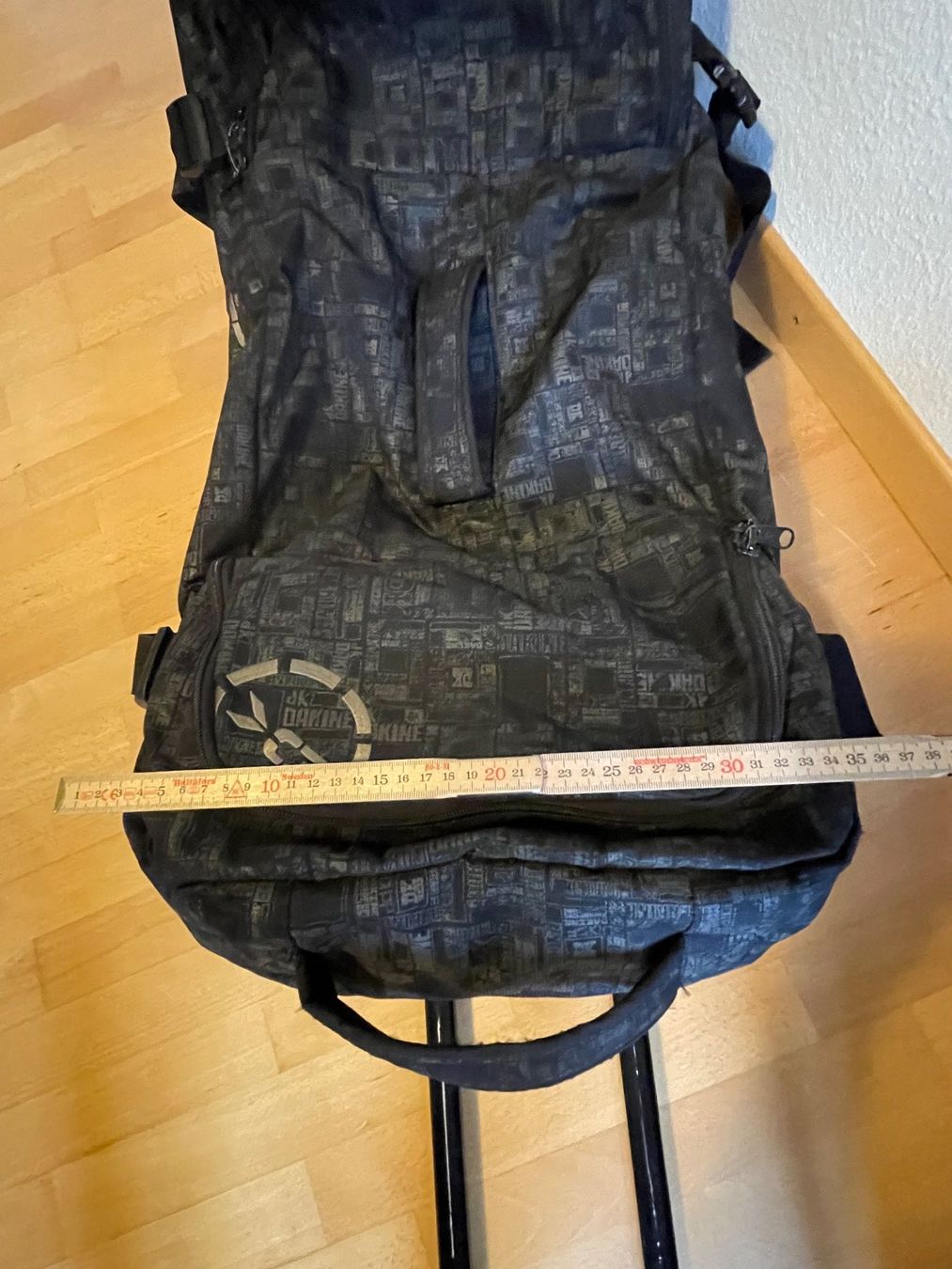 Dakine Reisekoffer: Dakine - Rollkoffer – Gebraucht aus Bern von josuone 5