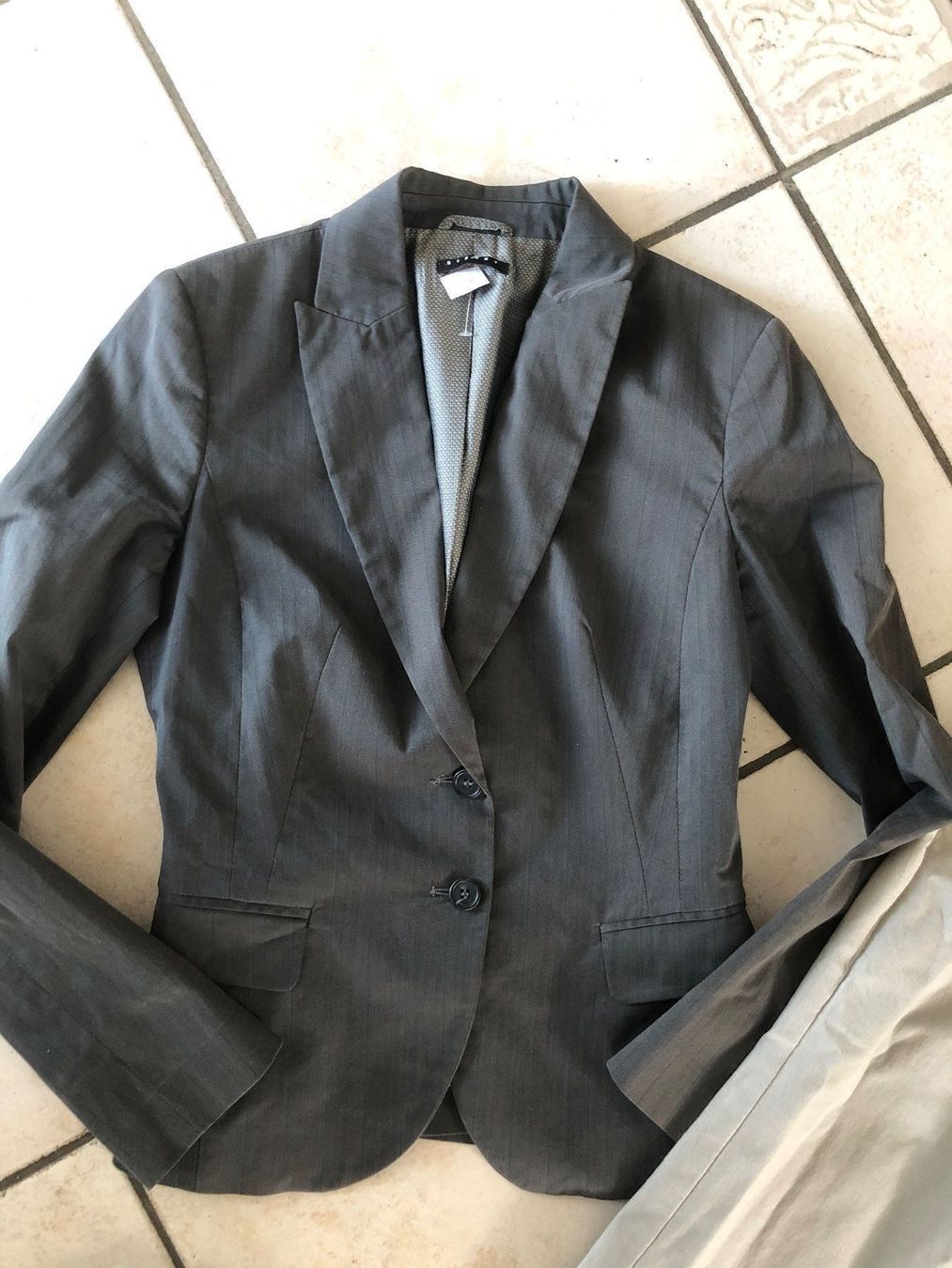 Sisley Completi & Tailleur: Sisley Damen Anzug Gr.36 – Usato da Obergerlafingen venduto da cabo4 1