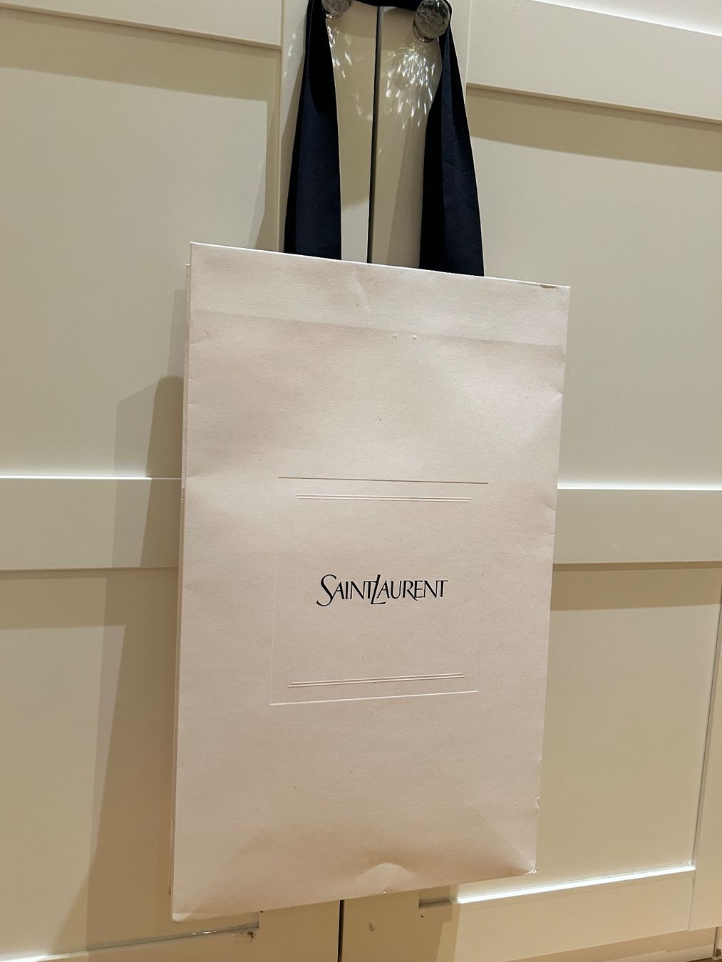 Dior Taschen: Paper bag  Yves Saint Laurent craft – Gebraucht aus Zürich von Ferienan