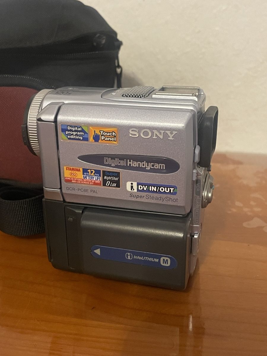 Sony Camcorder: Sony DCR-PC8E MiniDV Kamera Komplett – Gebraucht aus Zürich von semi16 1