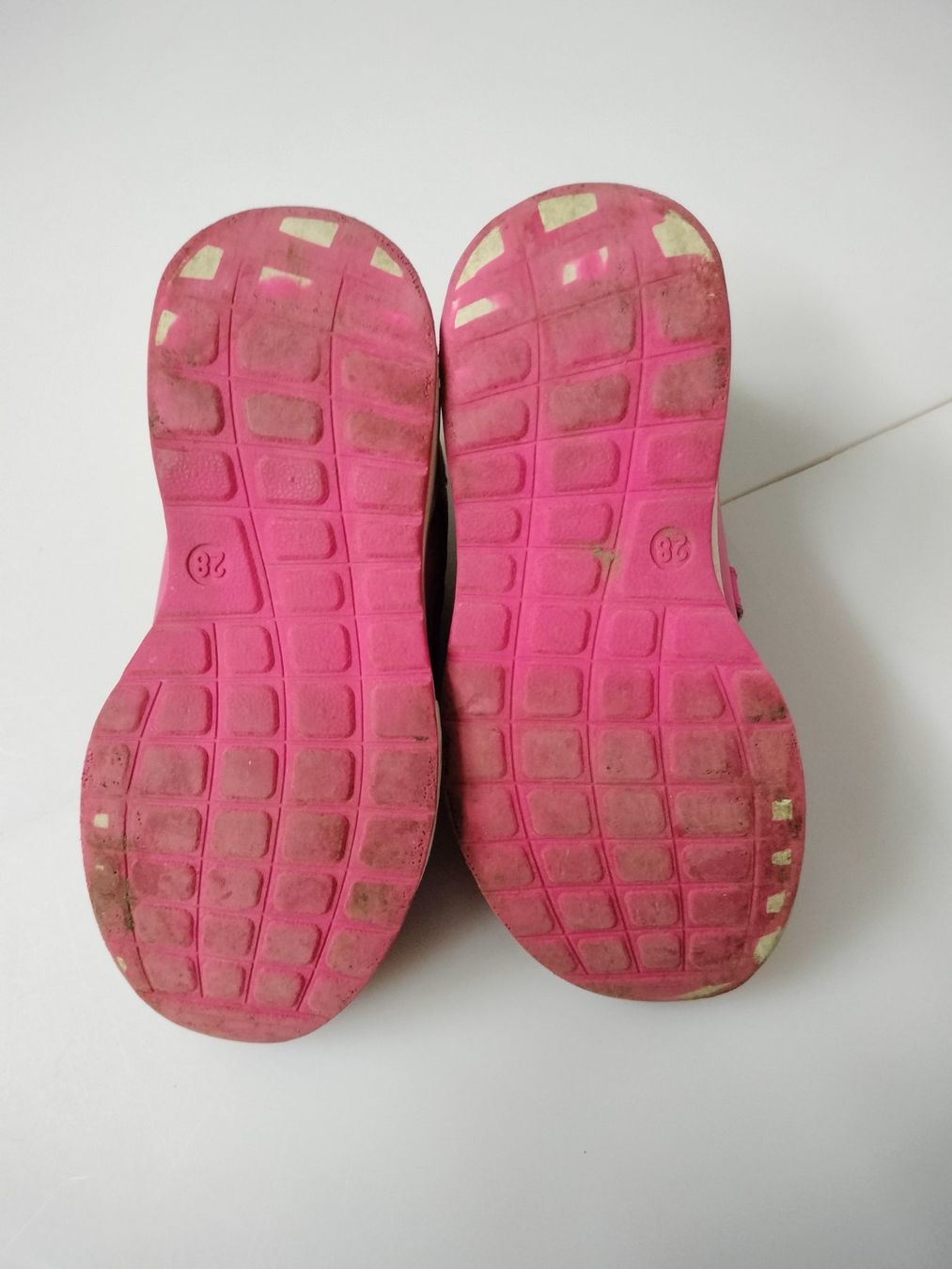 Scarpe per ragazze: Turnschuhe Grösse EU 28 – Usato da Neftenbach venduto da TheKringel 1