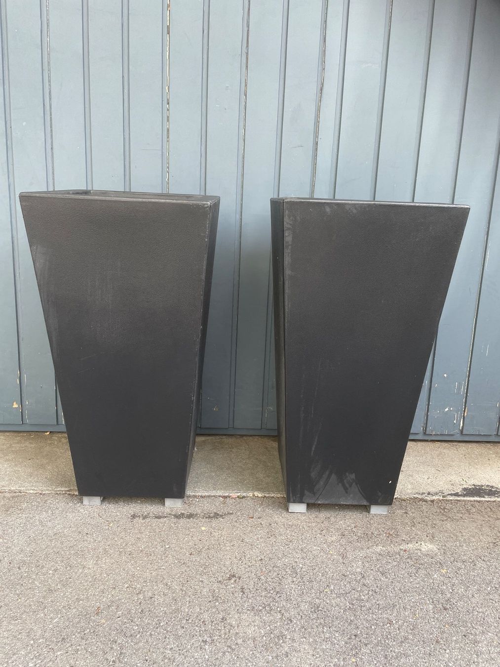 Tutte le decorazioni: 2 Dekoration oder Pflanzgefässe konisch schwarz 70 cm – Usato da Ebikon venduto da Defender_LR