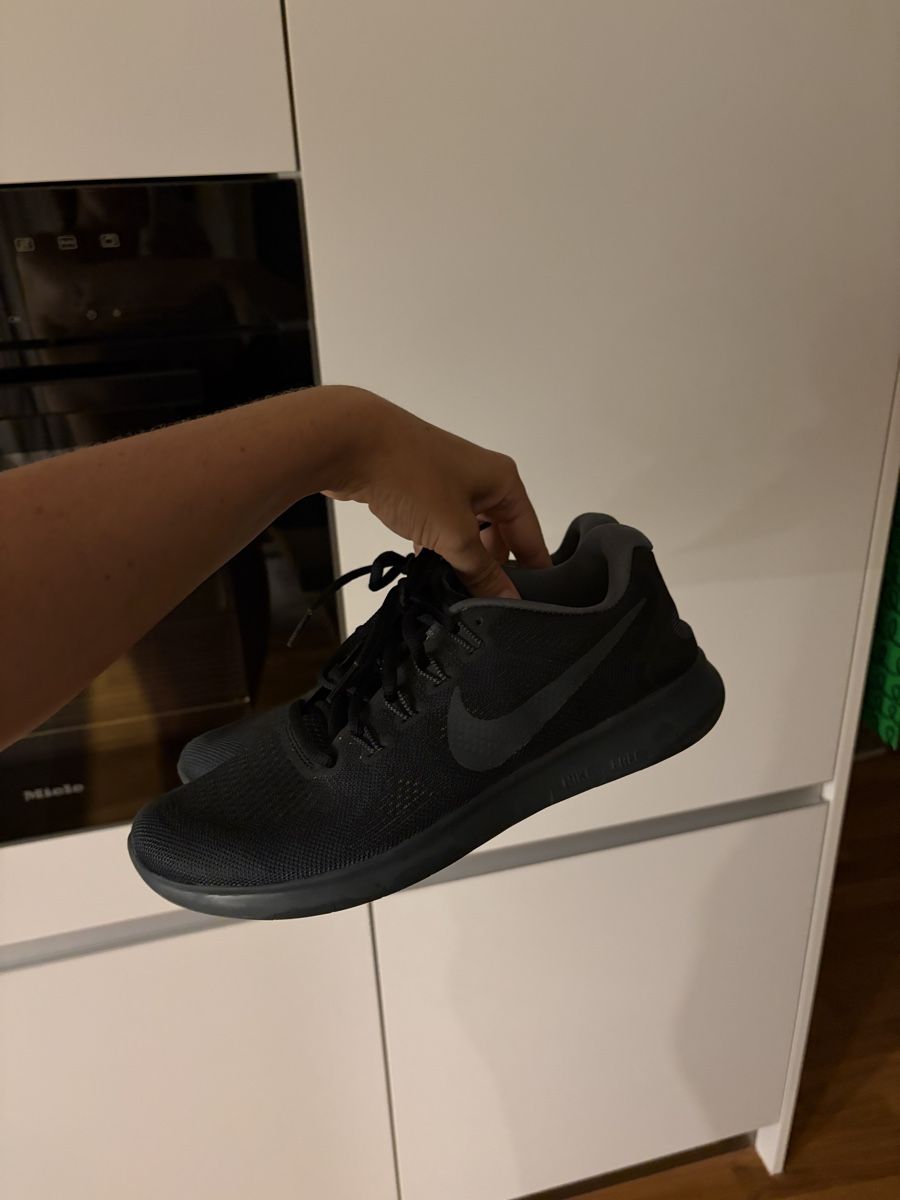 Nike Scarpe da uomo: Nike Sneaker schwarz Grösse 40 – Nuovo (secondo la descrizione) da Meilen venduto da SabrinaK1992 2