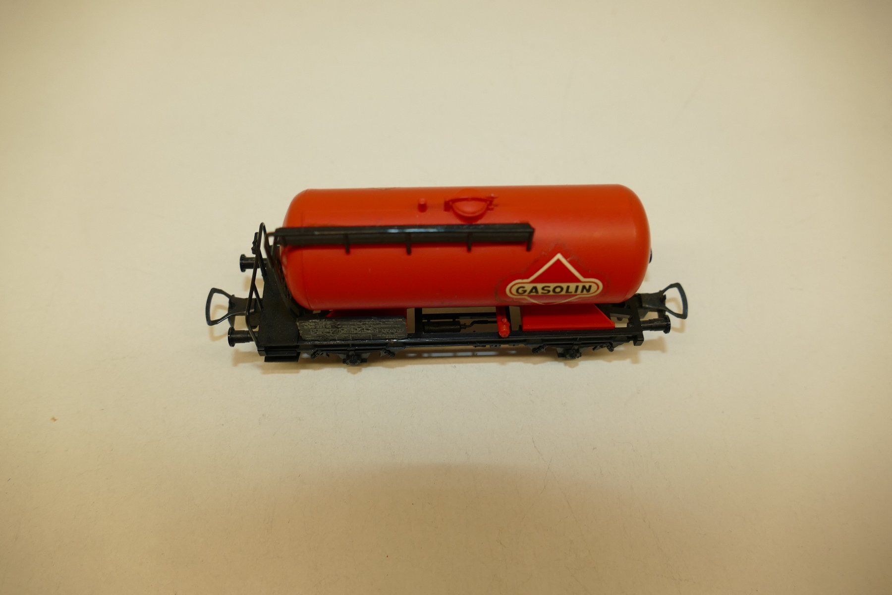 Liliput Modelleisenbahnen: Liliput H0: SBB Silowagen Gasolin – Gebraucht aus Niederhasli von rail-duerst 3