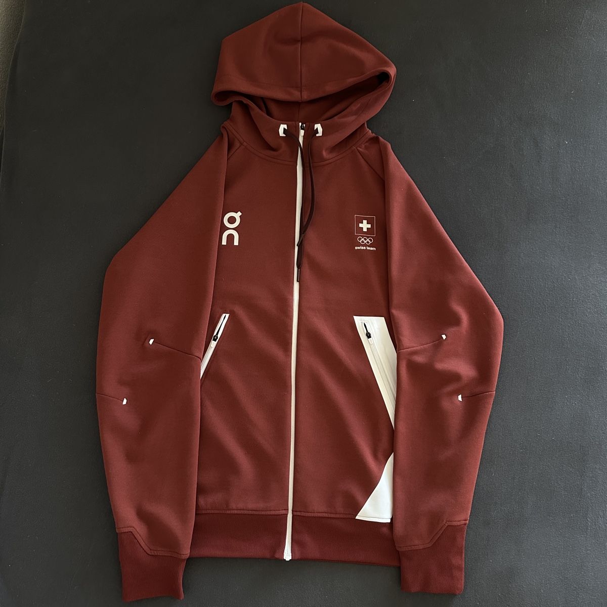 Maglioni & Felpe: Swiss Olympic ON Hoodie – Nuovo (secondo la descrizione) da Uster venduto da Jasonderulo