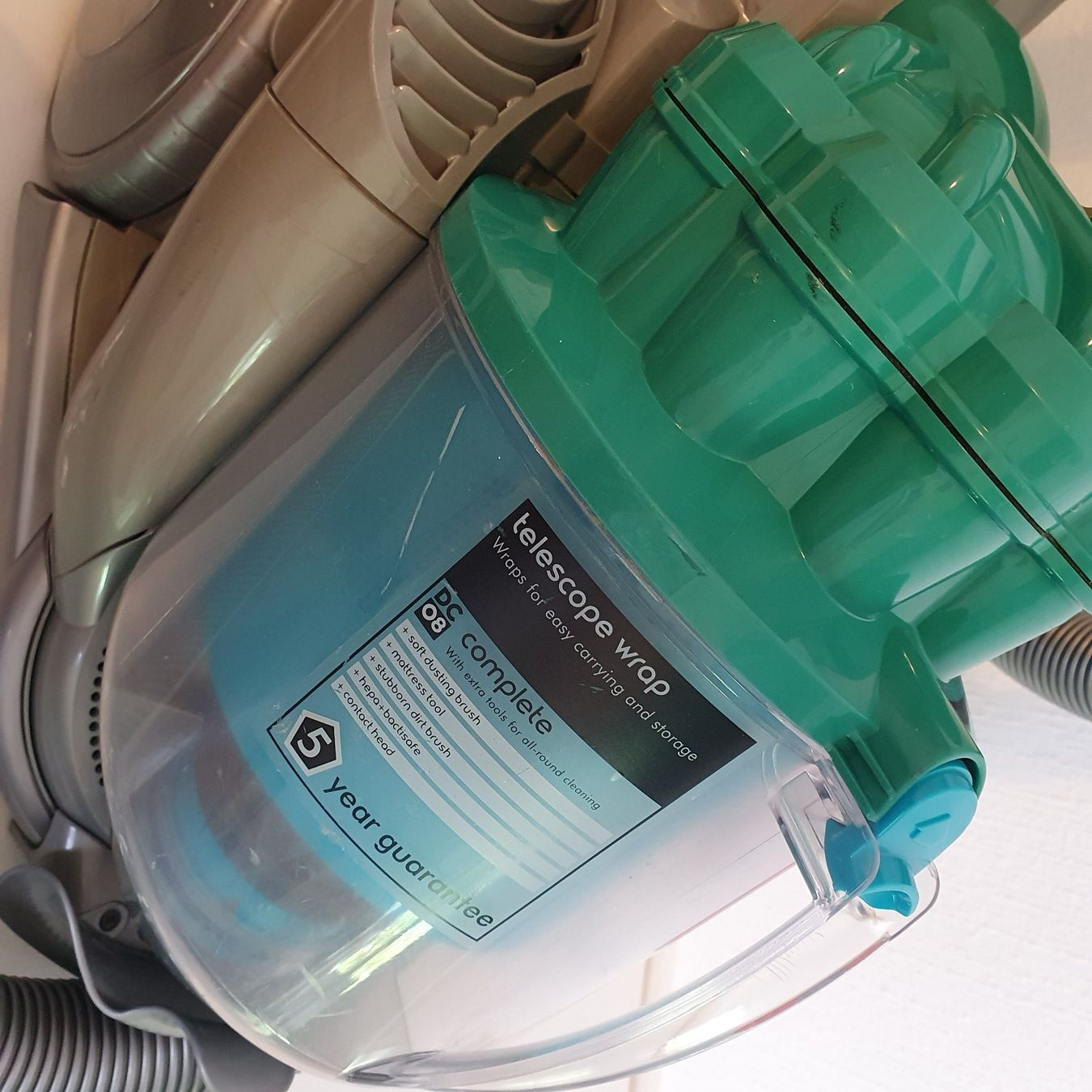 Dyson Staubsauger & Zubehör: Dyson DC08 – Defekt aus Lausanne von  3
