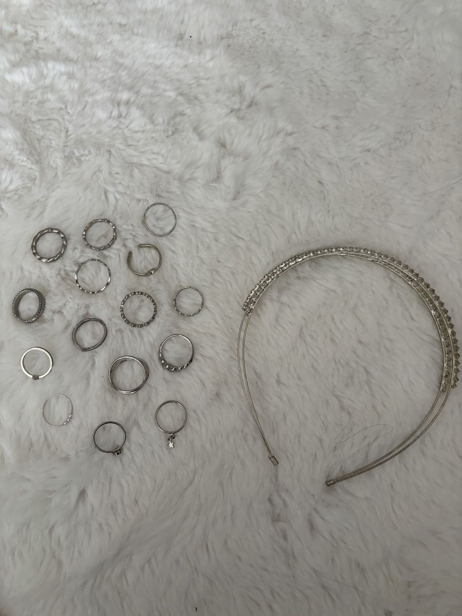 Haarschmuck: Glitzer-Haarreif und diverse Ringe – Gebraucht aus Russikon von sve_v78w