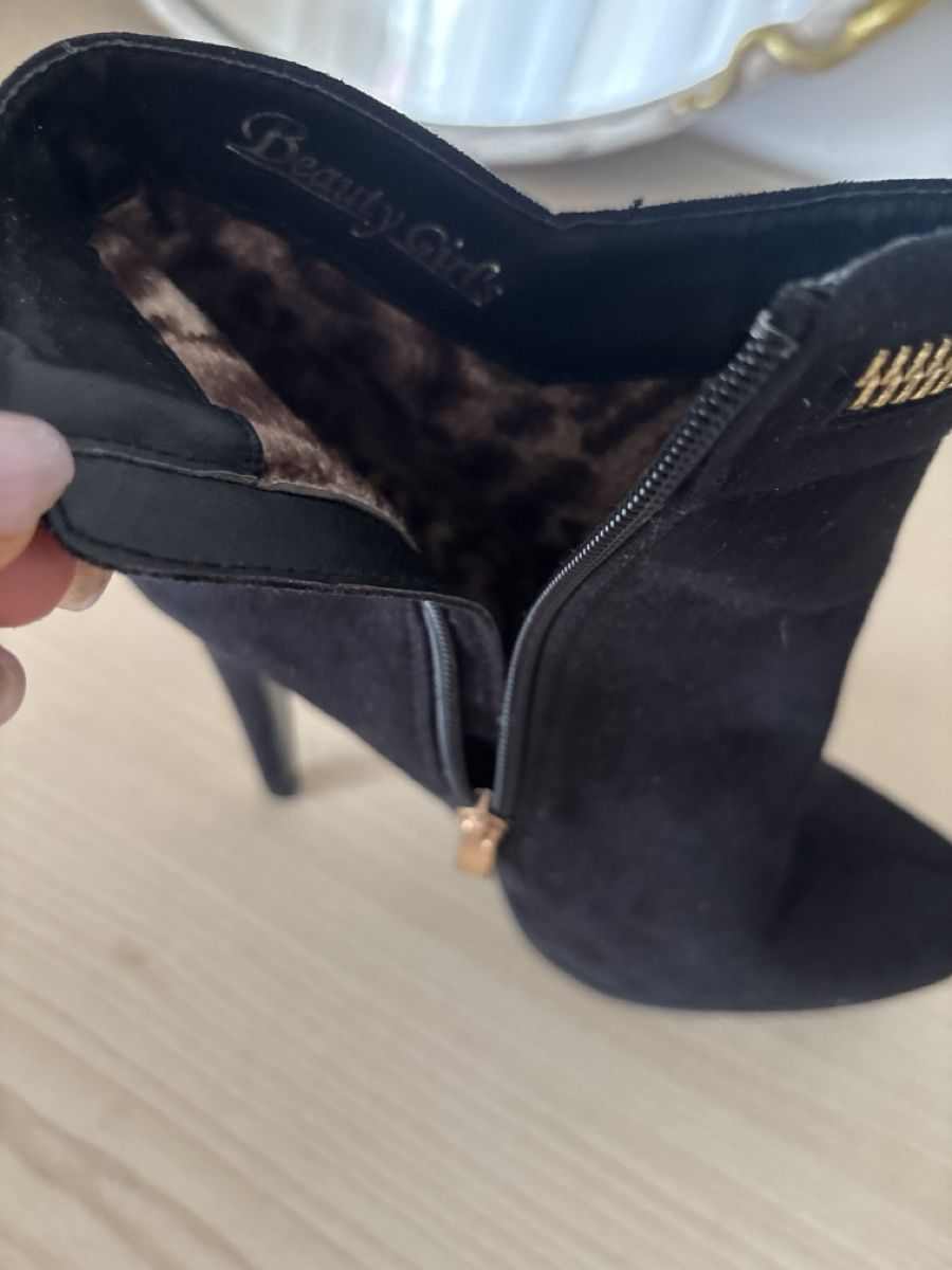 Damenschuhe: Schwarze Stiefeletten mit Absatz, Gr. 38 - neu – Neu (gemäss Beschreibung) aus Altendorf von mausi771 3