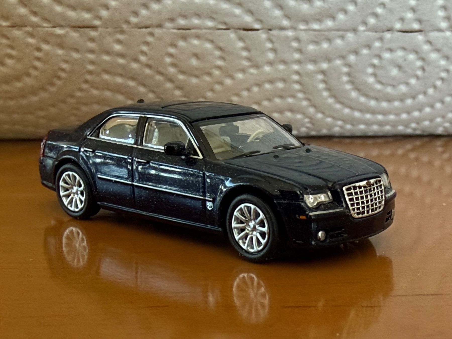 Voitures modèles: Chrysler C300 1/87 – D'occasion à Morrens VD par YannD02