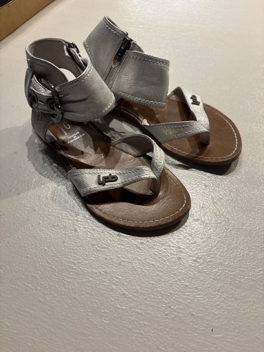 Scarpe da donna: Tong – Nuovo (secondo la descrizione) da Uvrier venduto da lou_dhk8