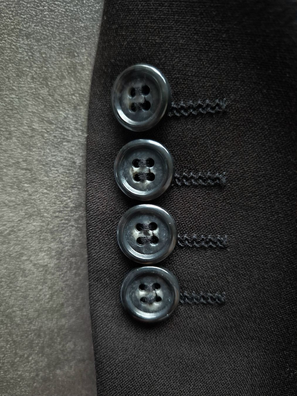 Lindeberg Anzüge: Costume 2 pièces Lindbergh noir taille 44 – Neu (gemäss Beschreibung) aus Argnou (Ayent) von emnonaol 2
