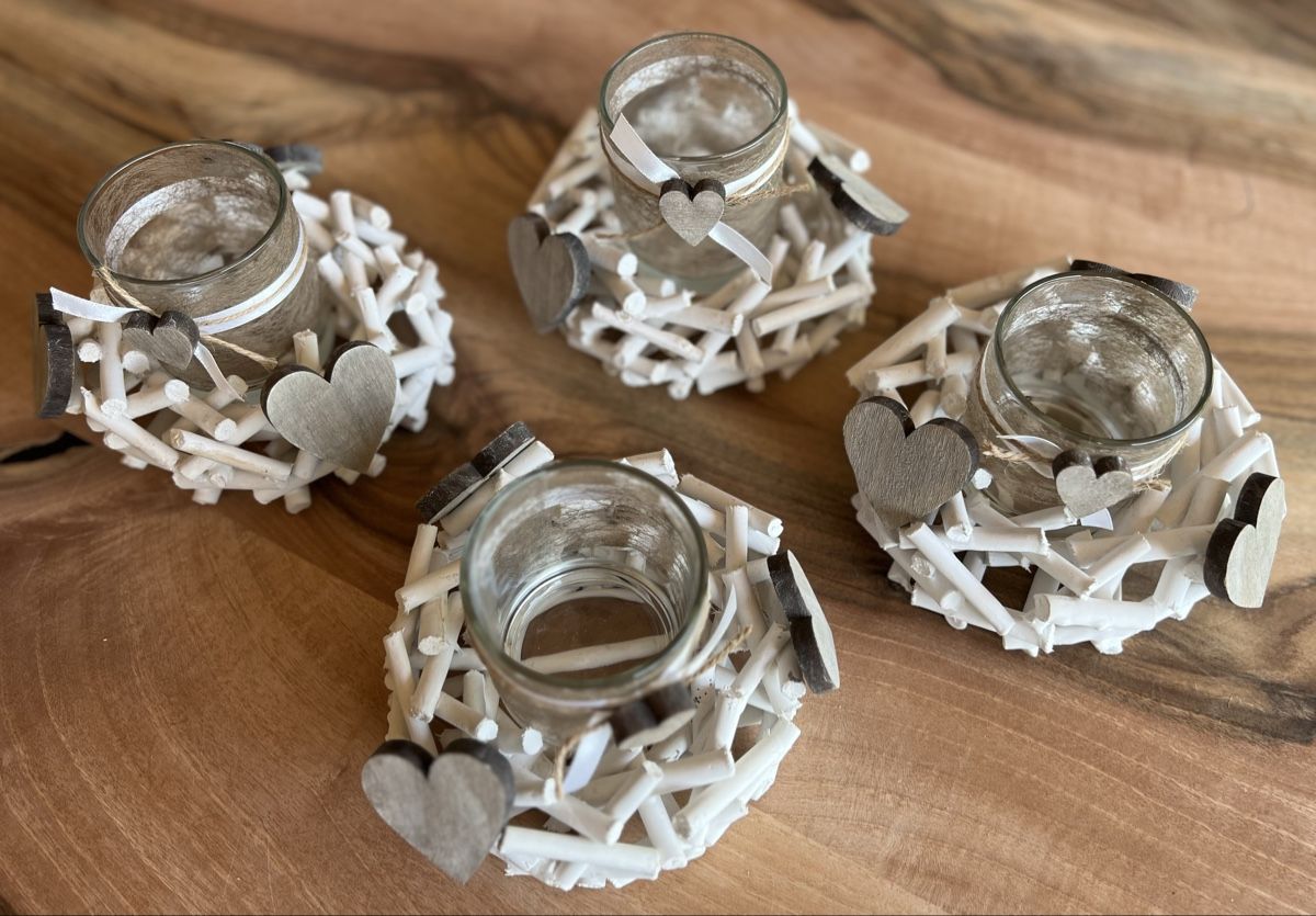 Tutte le decorazioni: Romantisches Windlicht mit Holzherzen - Winterdeko! – Usato da Derendingen venduto da Laubfleckerli 2