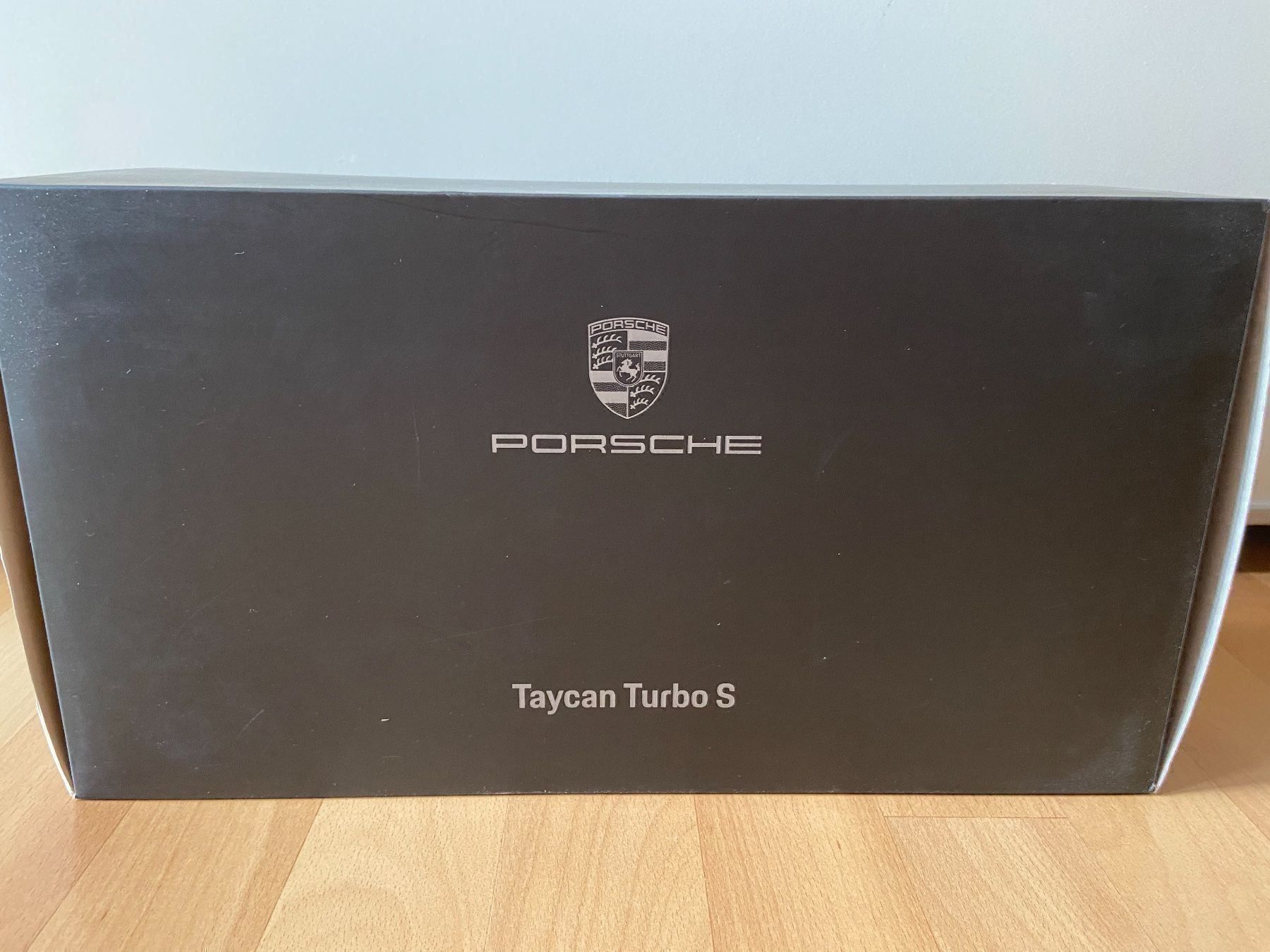 Porsche Modellini d'auto: Porsche Taycan turbo S – Nuovo e nell'imballaggio originale da Schänis venduto da retail_rover 2