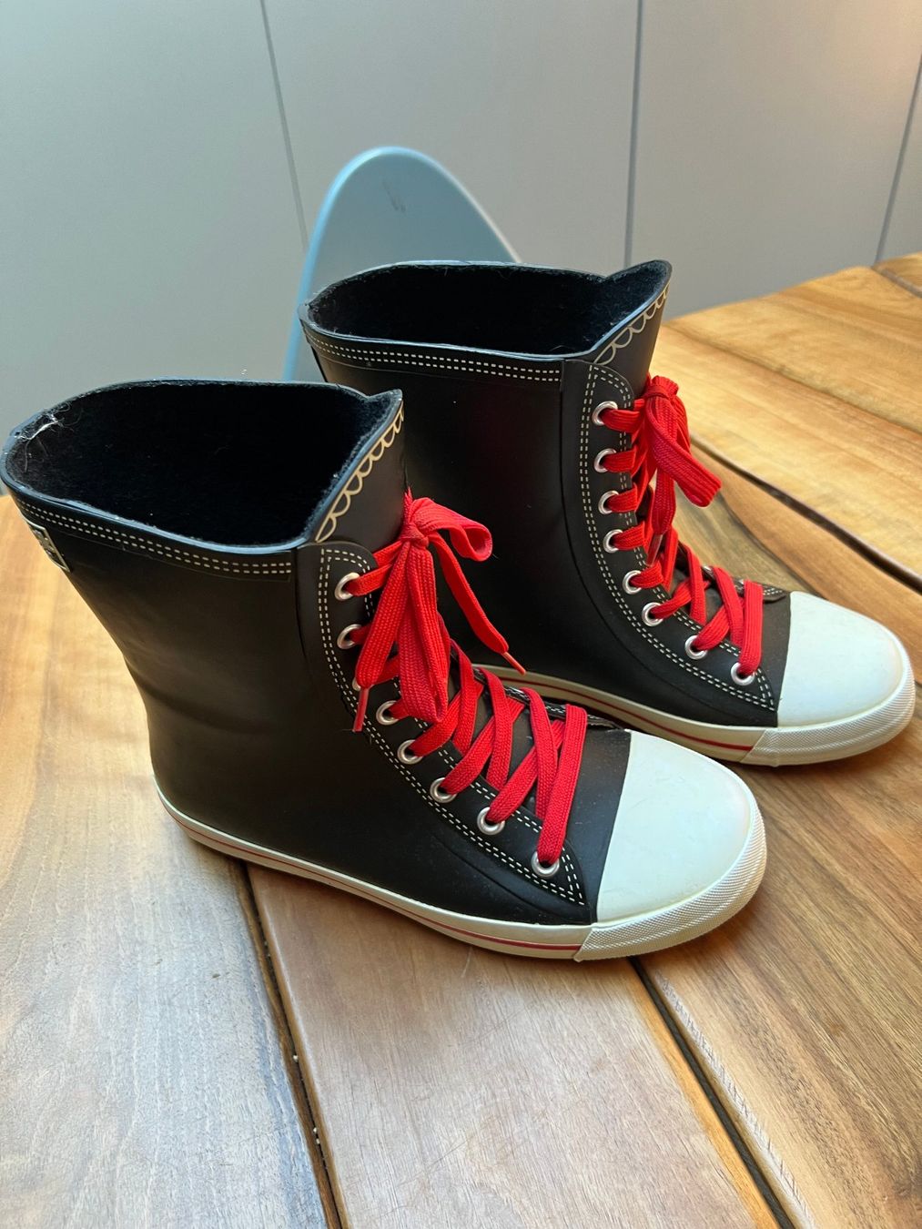 Scarpe da uomo: Bottes de pluie "Elvetik" (Swiss design) – Usato da Athenaz (Avusy) venduto da Drine1971