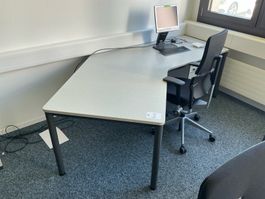 Hochwertige Büromöbel
