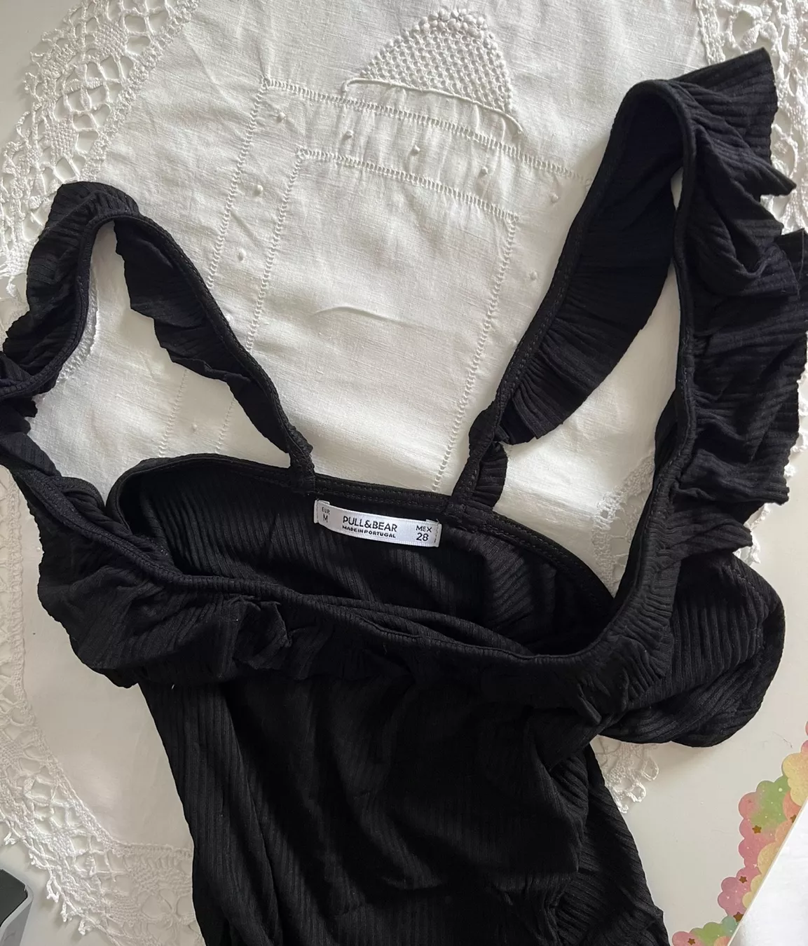 Pull&Bear Top: Schwarzer Body mit Rüschen – Nuovo (secondo la descrizione) da Tagelswangen venduto da fireiceprincess 3