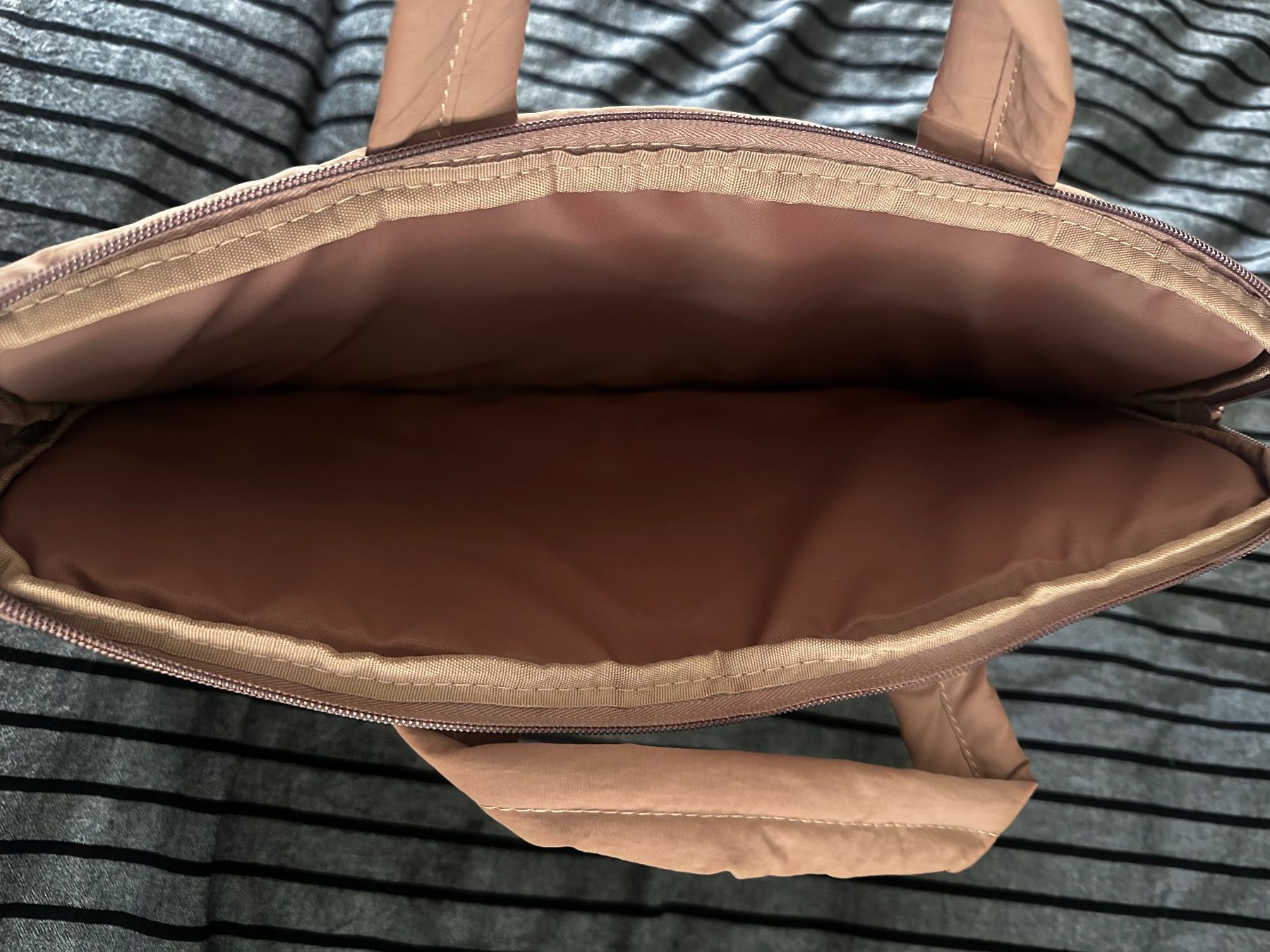 Borse da donna: Laptop Tasche gesteppt, neuwertig – Nuovo (secondo la descrizione) da Haldenstein venduto da enie123 2