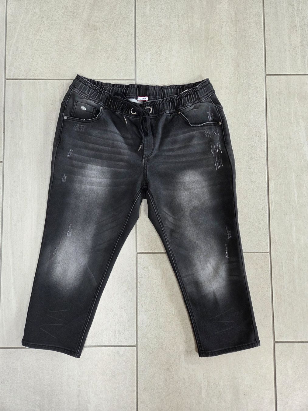 Jeans: Kangaroos Caprijeans, Grösse 44, grau – Usato da Hirschthal venduto da toronto-raptors82