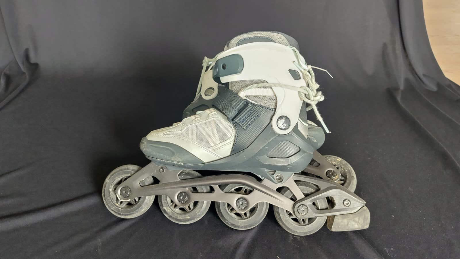 Decathlon Pattini in linea & Pattini a rotelle: Inlineskates Damen/Mädchen Grösse 37 – Usato da Buch am Irchel venduto da 4lmnts 2