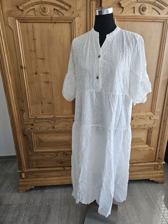schönes luftiges Kleid