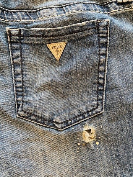 Guess Jeans: Jeans GUESS avec strass t. 27 – Usato da La Plaine venduto da Biliblue 8