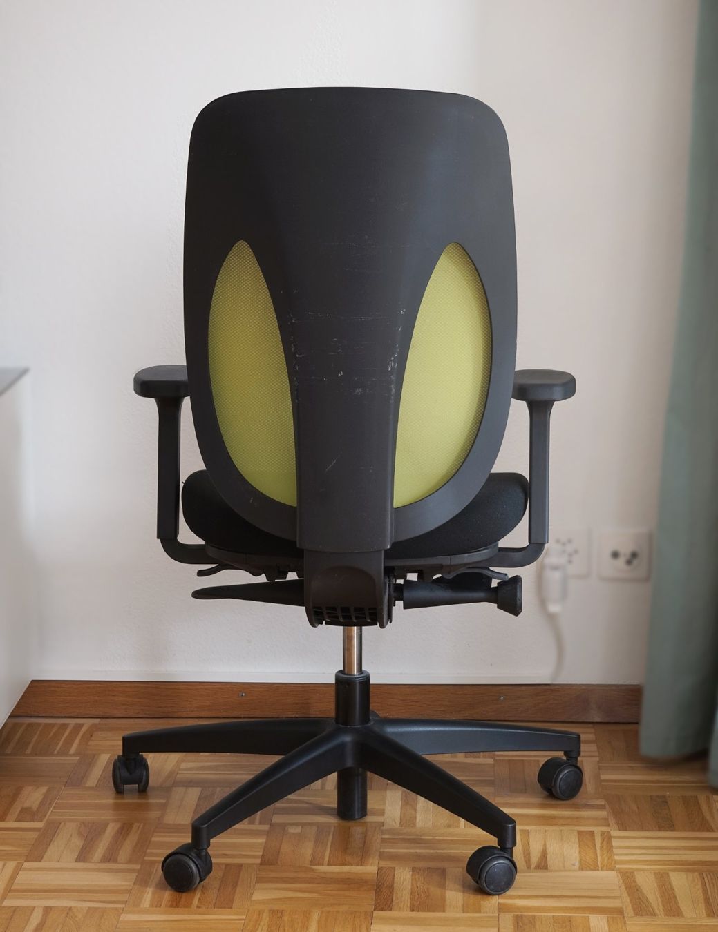 Giroflex Chaises: Bürostuhl Giroflex – D'occasion à Zürich par milritag 1