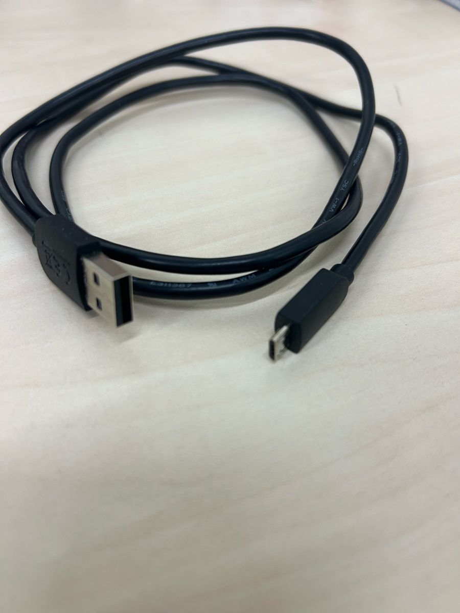 Cavi: Câble USB to micro USB – Nuovo (secondo la descrizione) da Villars-le-Terroir venduto da pla_8d6b 1