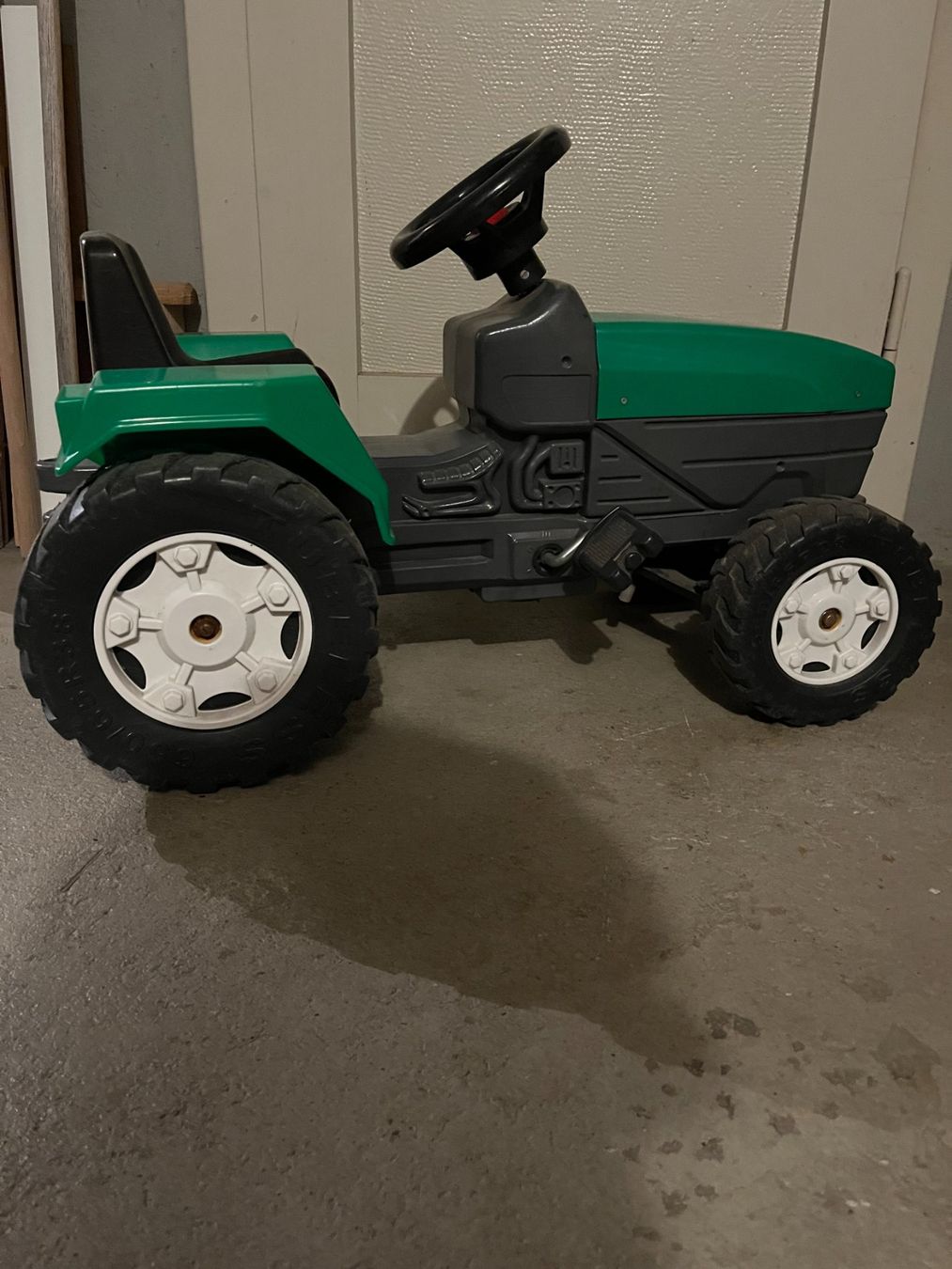 Veicoli per bambini: Kinder Trettraktor – Usato da Winterthur venduto da rab_df86 1